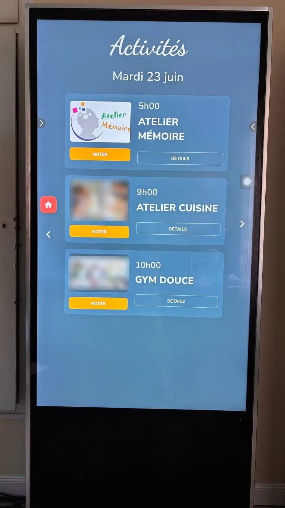 Écran des activités du jour : atelier mémoire, atelier cuisine et gym douce avec horaires et boutons Noter et Détails
